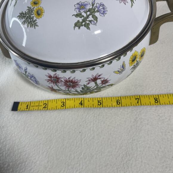 Vintage Regency Club Enamelware Dutch Oven Wildflower Motif Brass Handles Lid 2Q - Picture 6 of 8